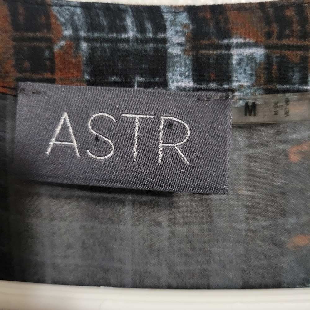 Astr label high low sheer cover up size medium - Picture 8 of 12